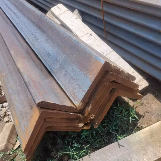 De Chine Acier de construction en alliage de carbone ASTM Fer laminé à froid/à chaud Q345 Q235 Barre d'acier à angle égal Acier d'angle en forme de L galvanisé